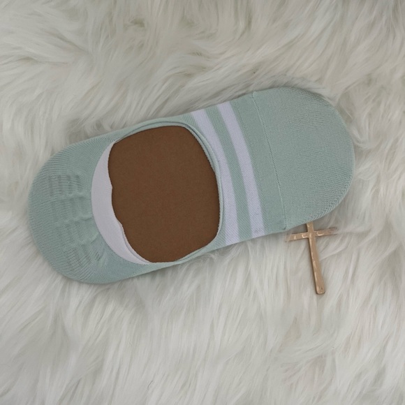 Accessories - No Show Socks, size 6-9